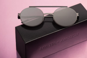 mykita-ambush-sun-verbal-shinyblack-black-reverse-black-1507779_ms-01